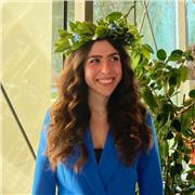 Sei alla ricerca di un'insegnante giovane e appassionata che ti aiuti finalmente ad imparare l'inglese in modo divertente ed effettivamente funzionale? Contattami!